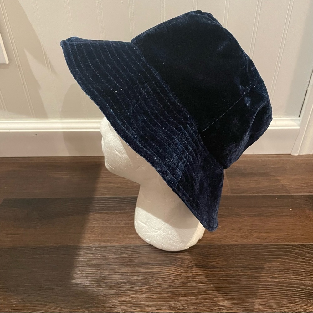 Anthropologie Velvet Bucket Hat in Navy/Marin OS - Picture 6 of 13